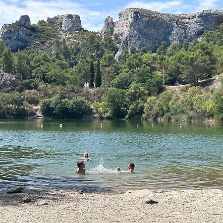 La Begude Des Alpilles Panzió Orgon Kültér fotó